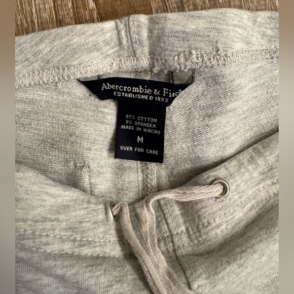 Abercrombie & Fitch Women's Light Gray Flared Joggers - Picture 4 of 4